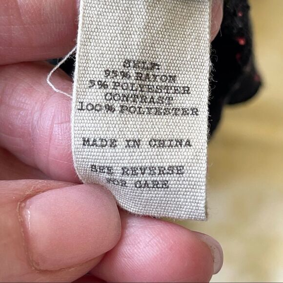 Gimmicks by BKE Black Embroidered Sleeve Top-Small - Picture 12 of 13